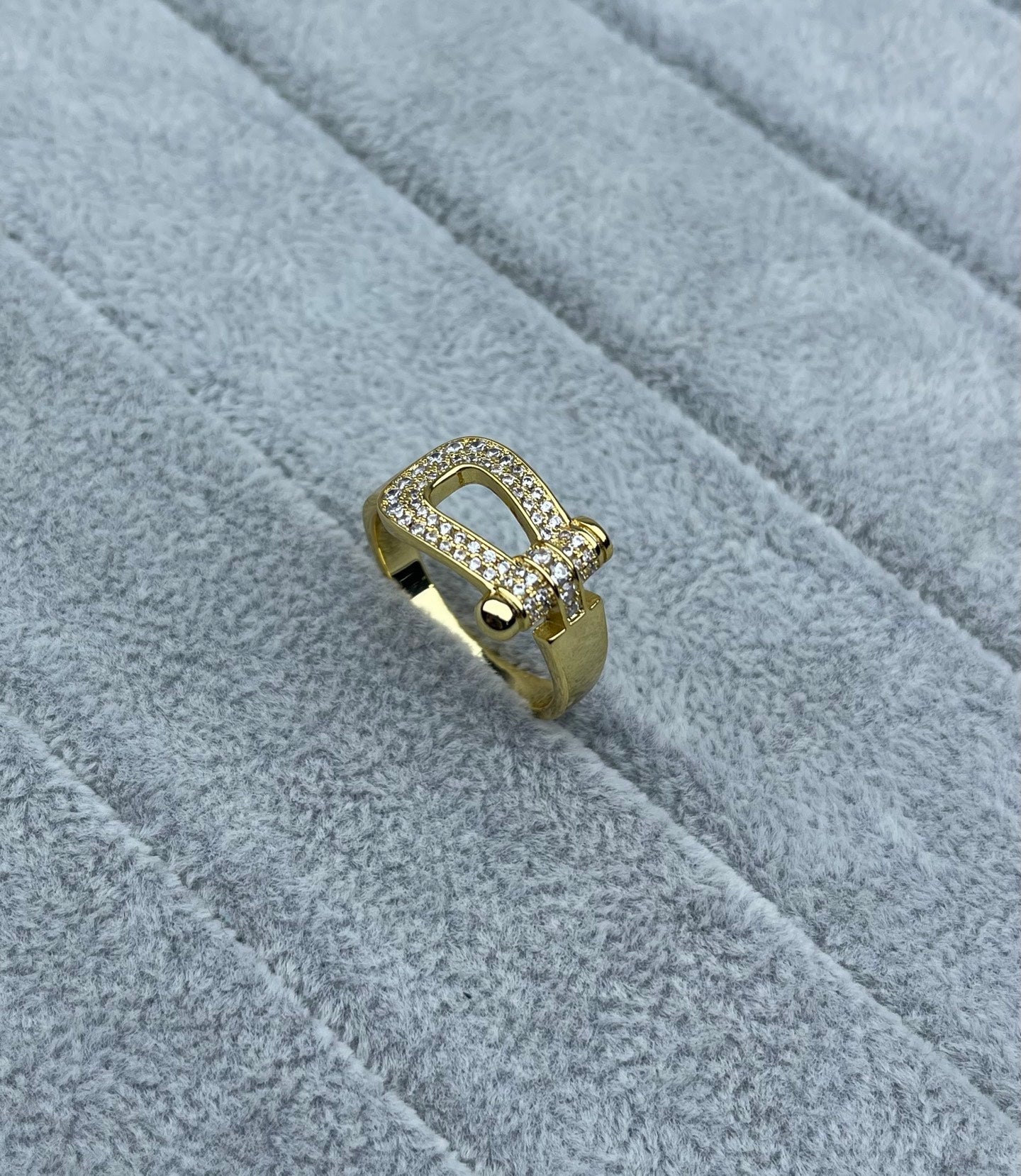 [⭐Luxery]Wide Hoof-Shaped Diamond-Studded Ring