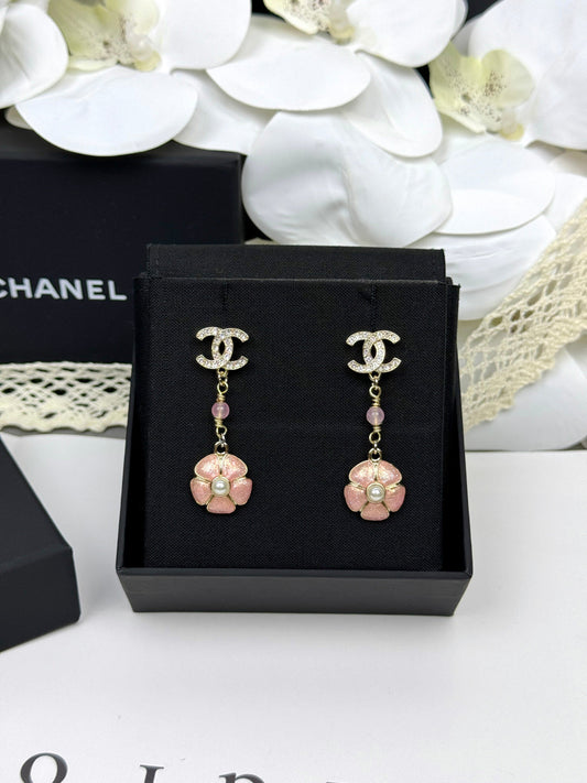 [⭐Luxery]26C Pink Camellia Enamel Pendant with Double C Earrings