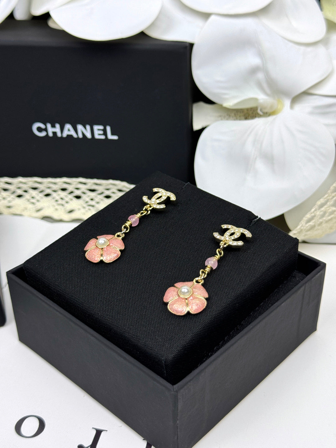 [⭐Luxery]26C Pink Camellia Enamel Pendant with Double C Earrings