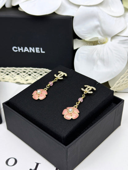 [⭐Luxery]26C Pink Camellia Enamel Pendant with Double C Earrings