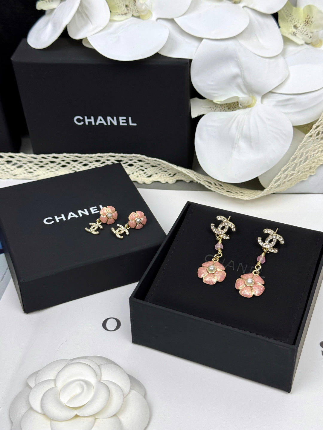 [⭐Luxery]26C Pink Camellia Enamel Pendant with Double C Earrings