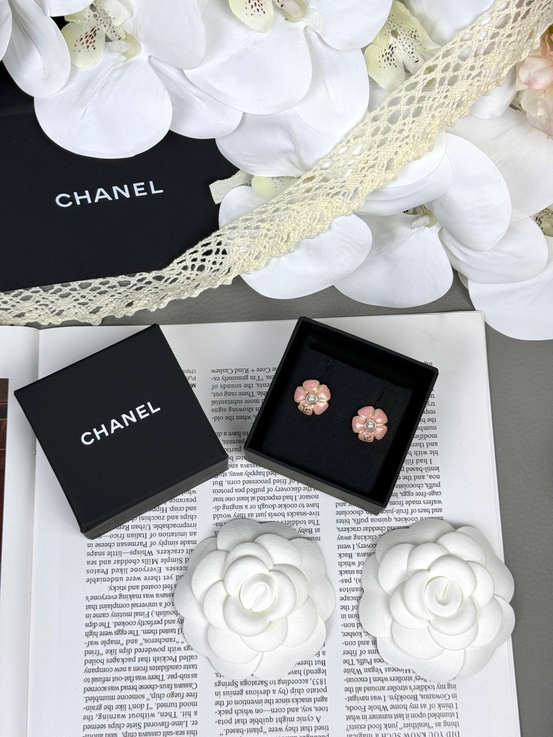 [⭐Luxery]26C Pink Camellia Pearl Enamel Stud Earrings