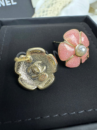 [⭐Luxery]26C Pink Camellia Pearl Enamel Stud Earrings