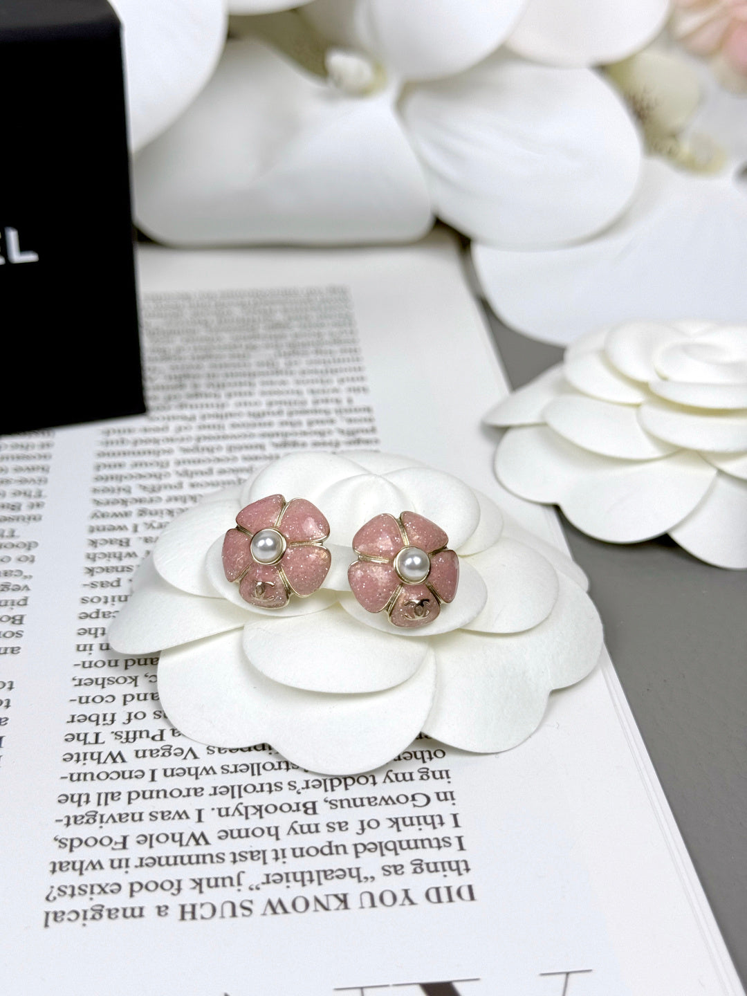 [⭐Luxery]26C Pink Camellia Pearl Enamel Stud Earrings