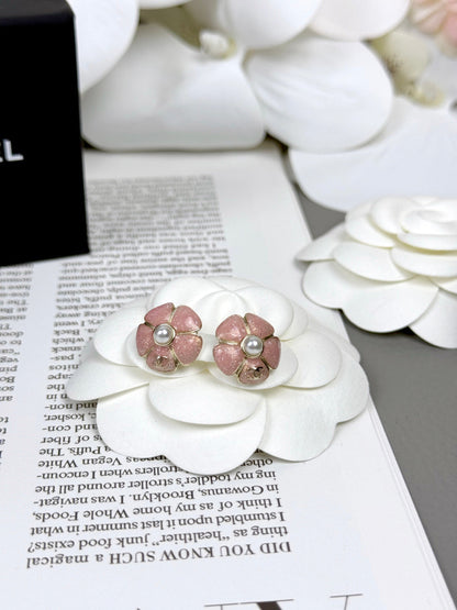 [⭐Luxery]26C Pink Camellia Pearl Enamel Stud Earrings
