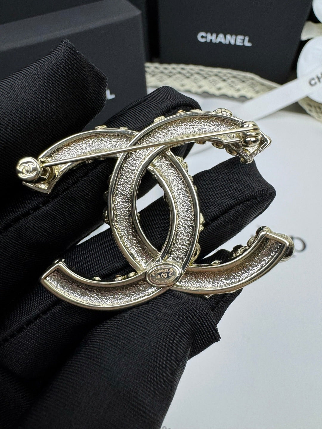 [⭐Luxery]26C Pink-White Enamel Ice Cream Cone Double C Brooch