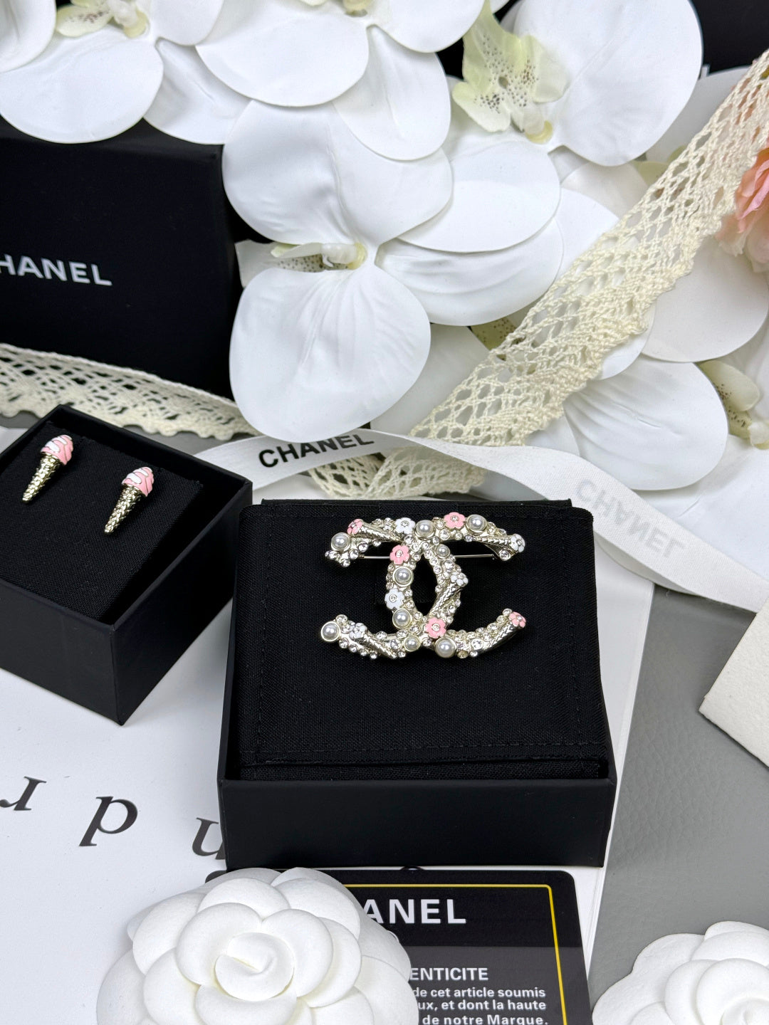 [⭐Luxery]26C Pink-White Enamel Ice Cream Cone Double C Brooch