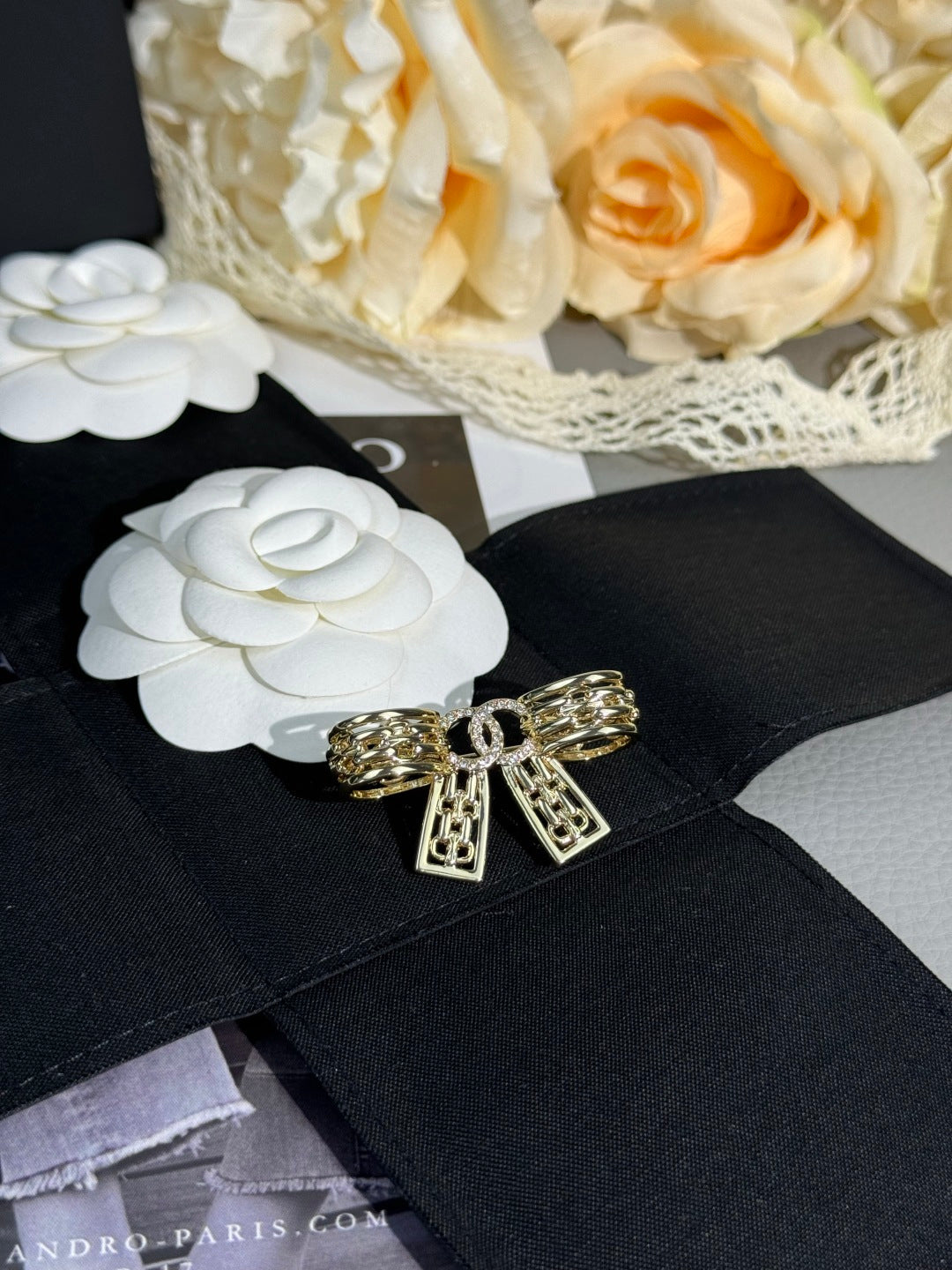 [⭐Luxery]25K Hollow Bow Brooch