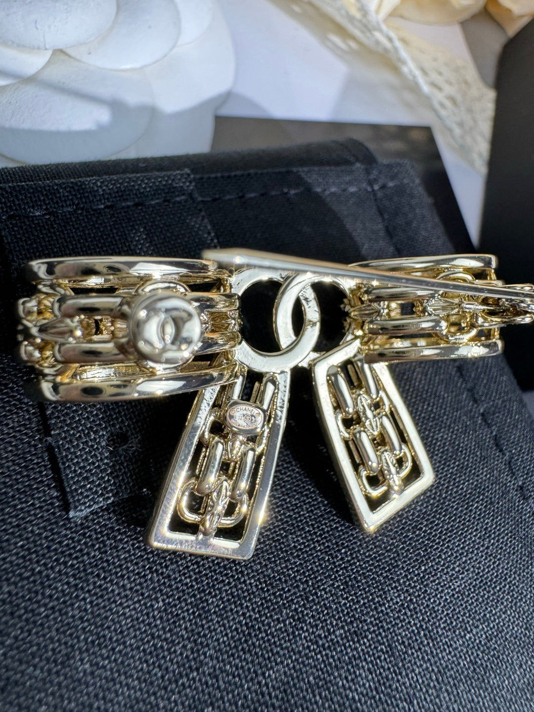 [⭐Luxery]25K Hollow Bow Brooch