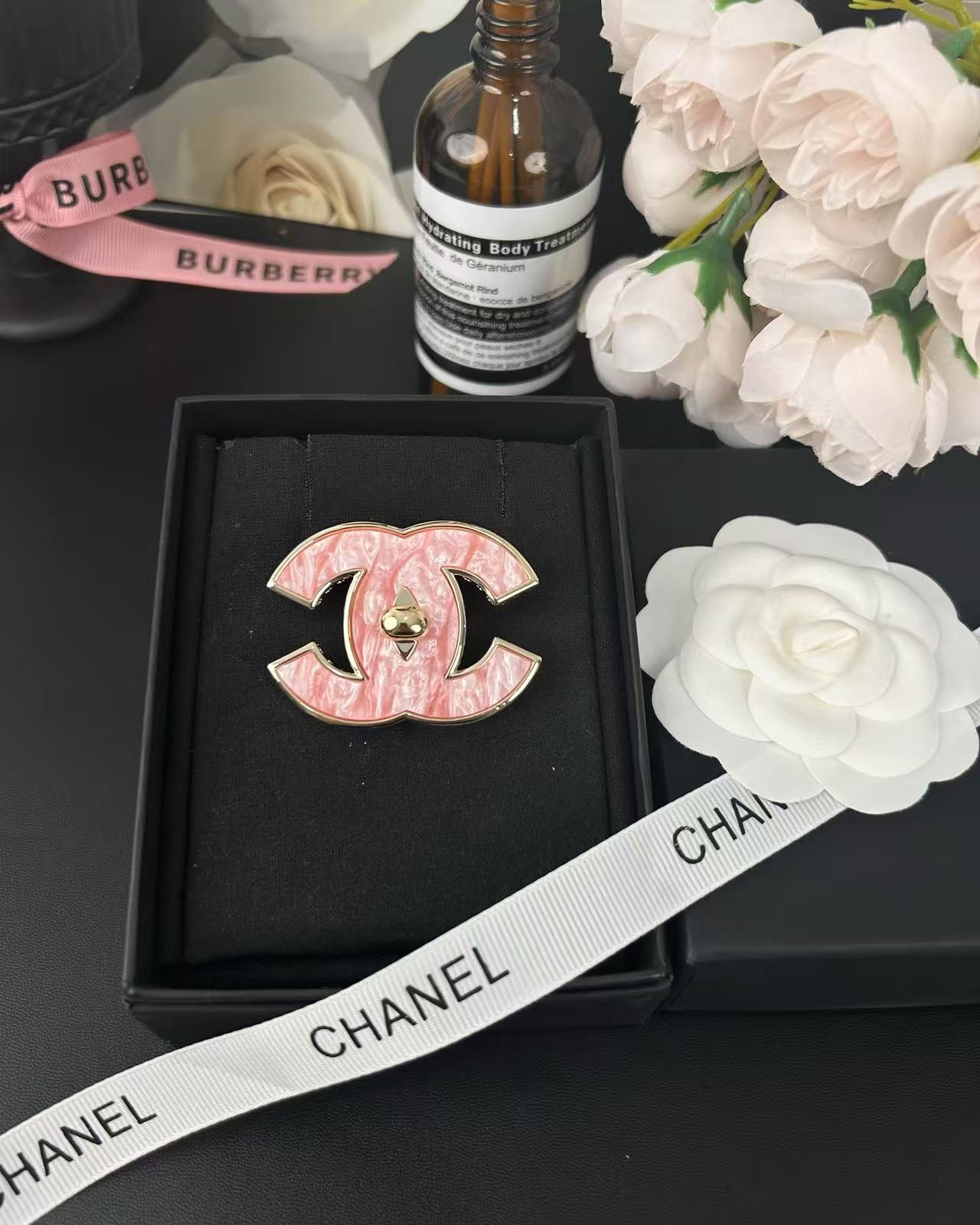 [⭐Luxery]Pink Resin Classic Brooch 5cm
