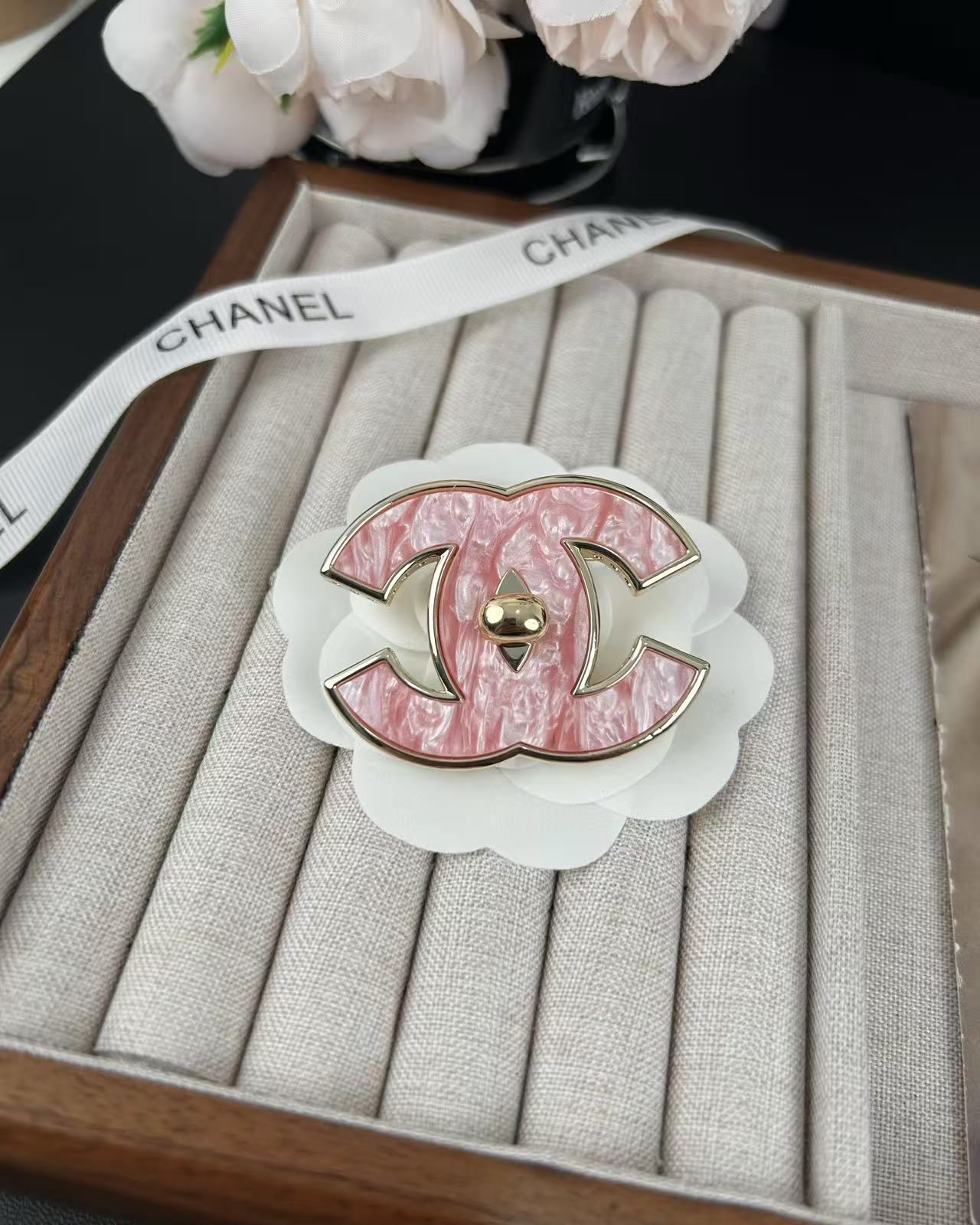 [⭐Luxery]Pink Resin Classic Brooch 5cm
