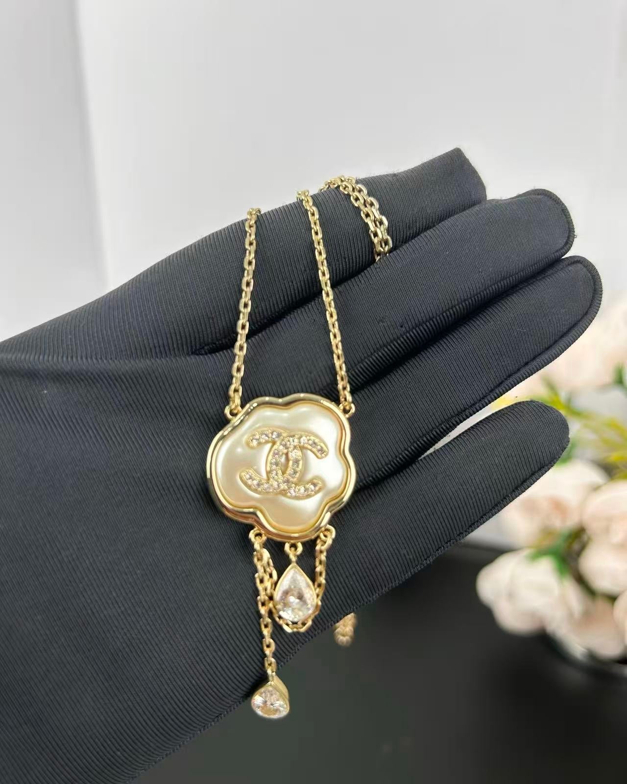[⭐Luxery]Cloud Pearl Mother-of-Pearl Diamond Chain Pendant Necklace