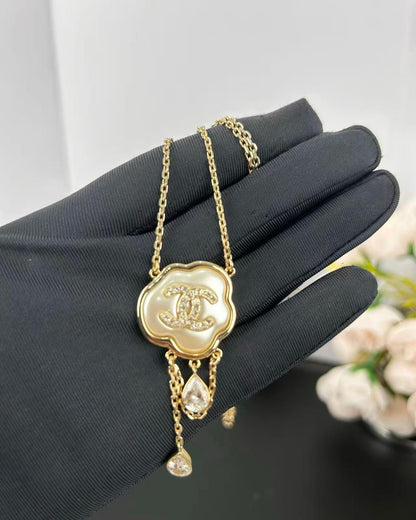 [⭐Luxery]Cloud Pearl Mother-of-Pearl Diamond Chain Pendant Necklace