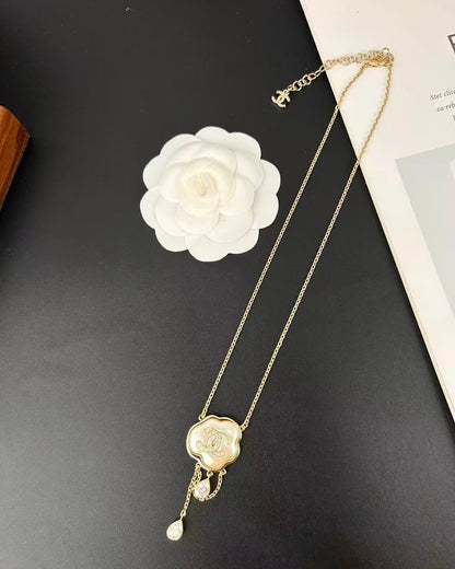 [⭐Luxery]Cloud Pearl Mother-of-Pearl Diamond Chain Pendant Necklace