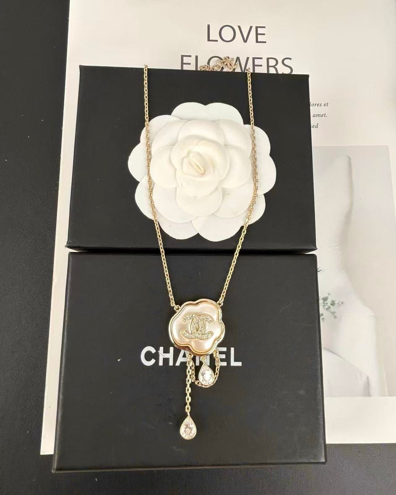 [⭐Luxery]Cloud Pearl Mother-of-Pearl Diamond Chain Pendant Necklace