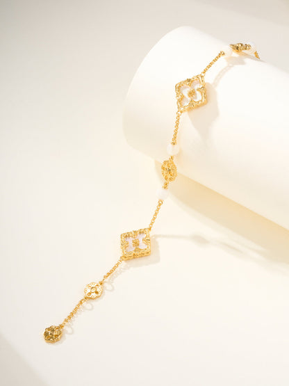 [⭐Luxery]B.C.L ENAMELED Three-Flower Bracelet（Trumpet)
