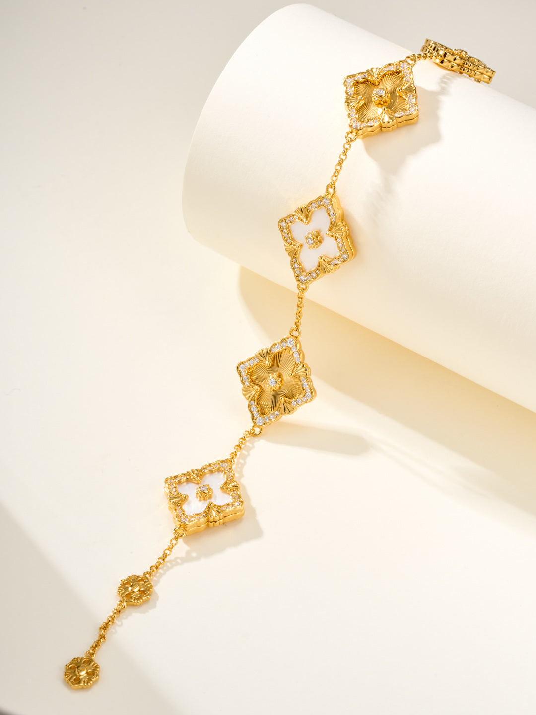 [⭐Luxery]B.C.L ENAMELED Five-Flower Bracelet（Various Colors) BIG SIZE