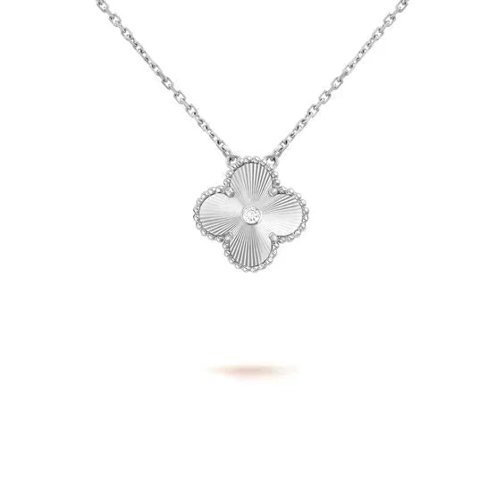 [⭐Luxery]CLOVER  15MM DIAMOND LASER NECKLACE SILVER
