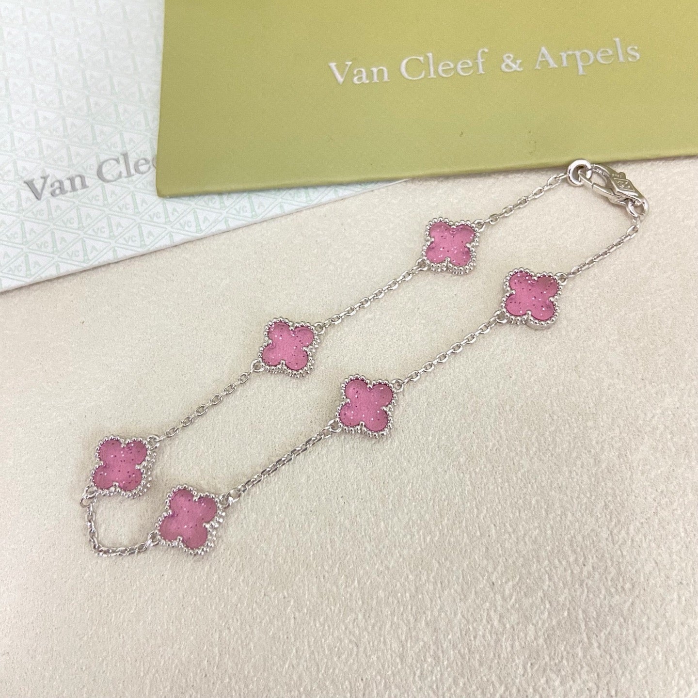 [⭐Luxery]2026 NEW CLOVER 6 MOTIF BUBBLE PINK ENAMEL BRACELET