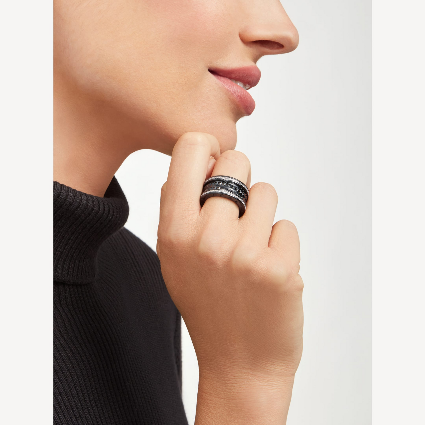 [⭐Luxery]ZERO 1 ROCK FOUR-BAND BLACK CERAMIC WITH STUDDED SPIRAL AND PAVED DIAMONDS RING