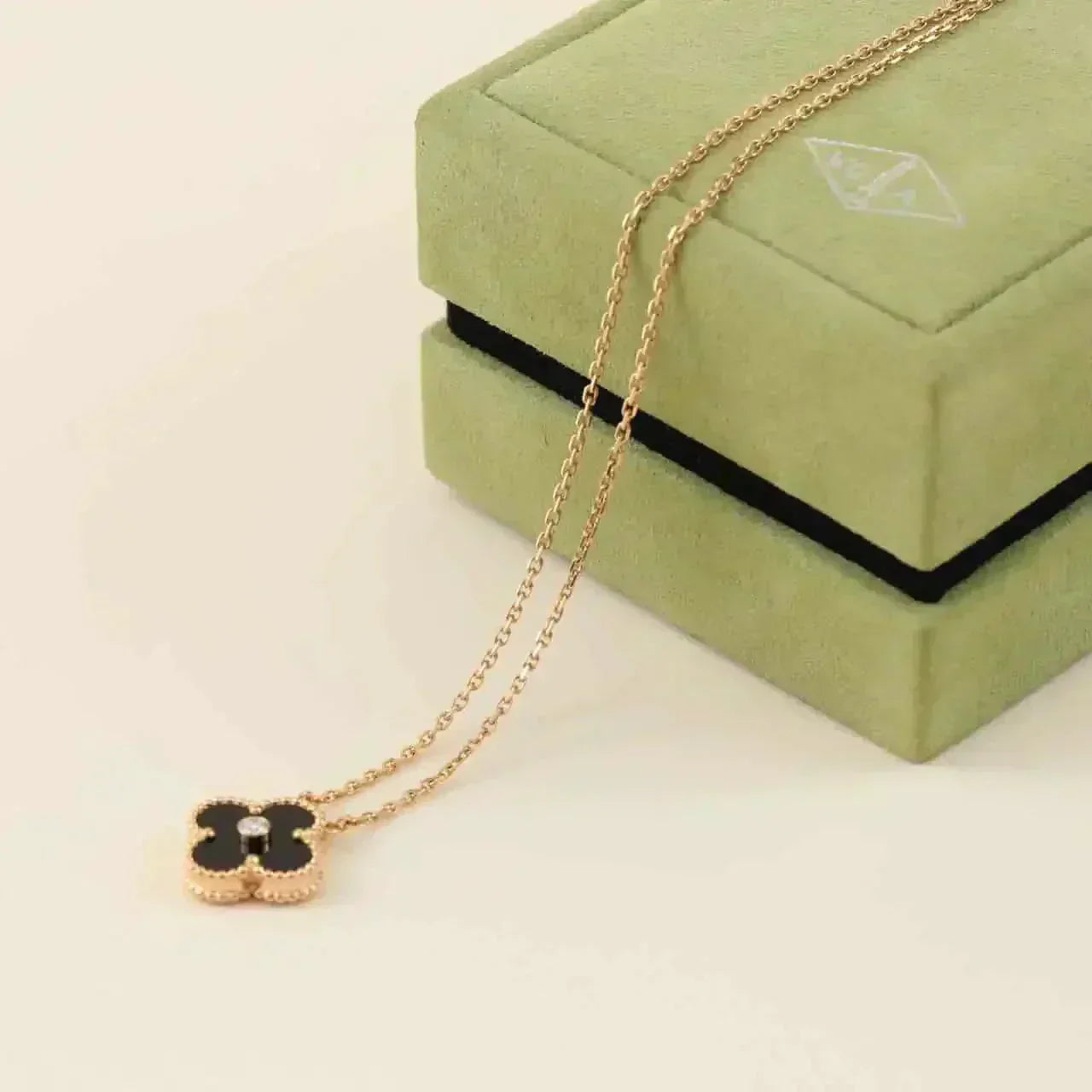[⭐Luxery]CLOVER 15MM DIAMOND ONYX NECKLACE