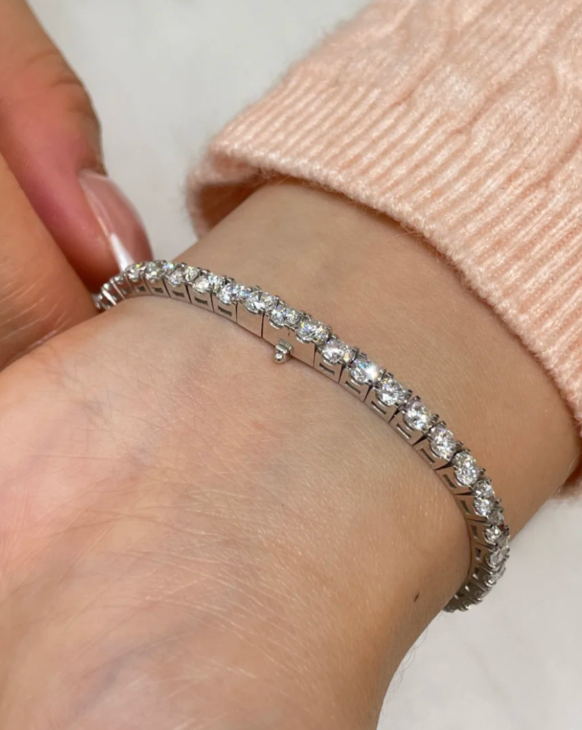 [⭐Luxery]  CLASSIC BASEBALL BRACELAT, 52 DIAMOND