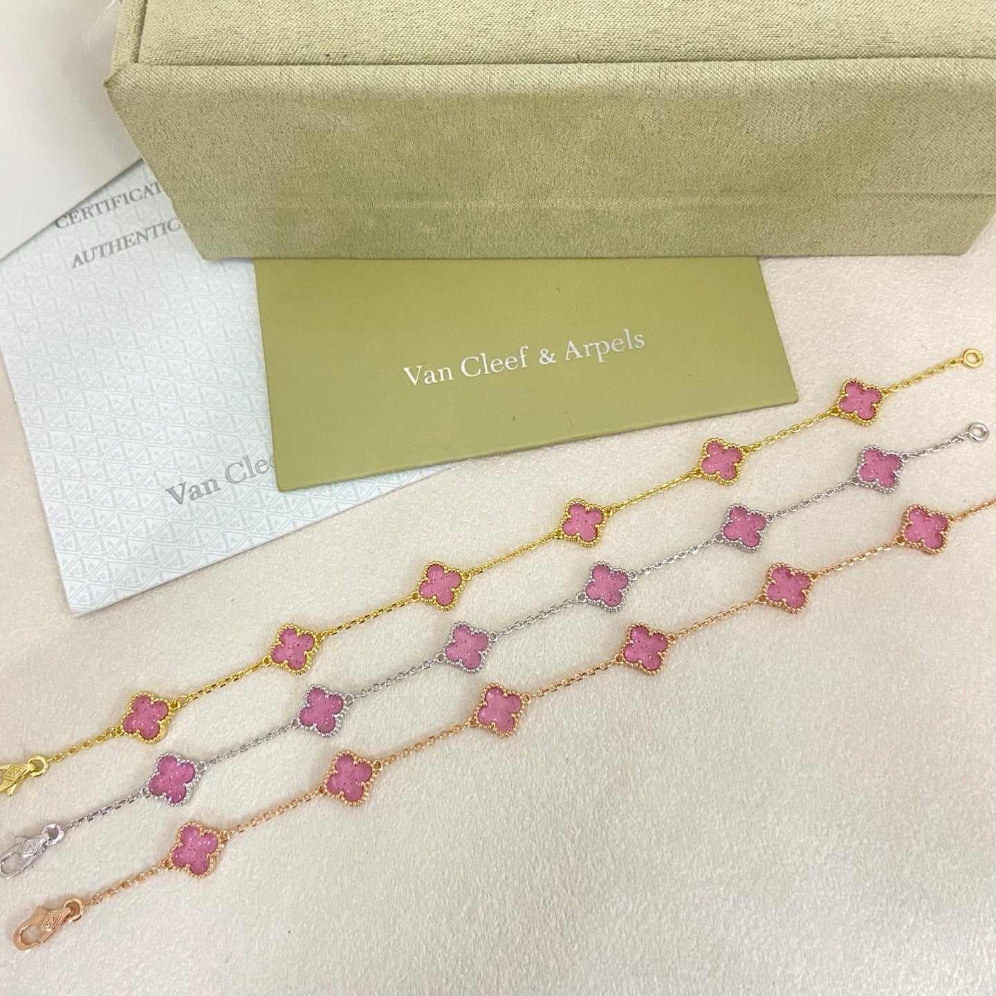 [⭐Luxery]2026 NEW CLOVER 6 MOTIF BUBBLE PINK ENAMEL BRACELET