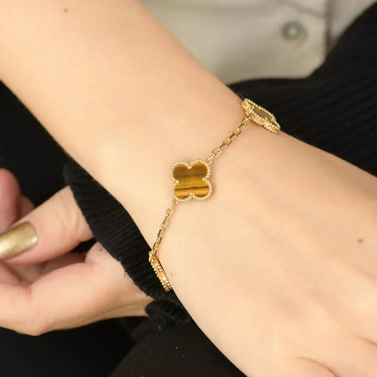 [⭐Luxery] CLOVER 5 MOTIFS TIGER EYE BRACELET COLLECTION