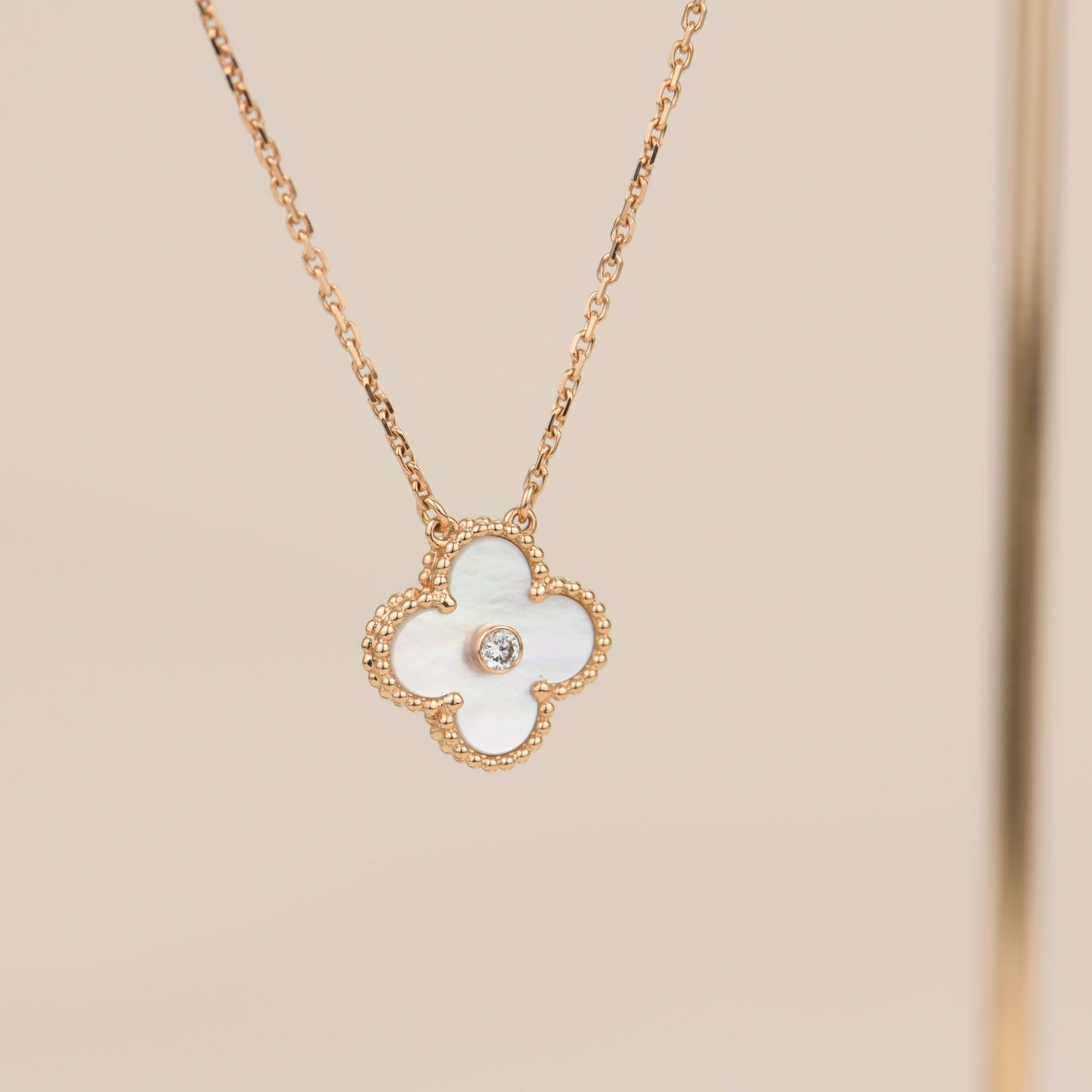 [⭐Luxery]CLOVER 15MM DIAMOND WHITE FRITILLARIA NECKLACE