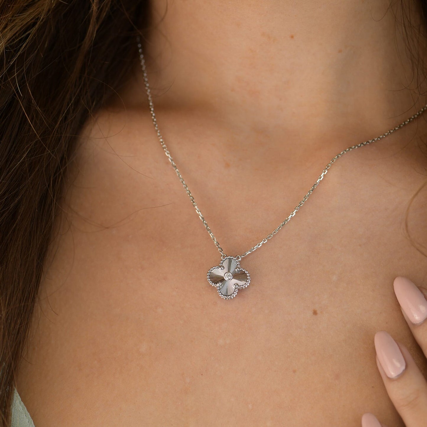 [⭐Luxery]CLOVER  15MM DIAMOND LASER NECKLACE SILVER