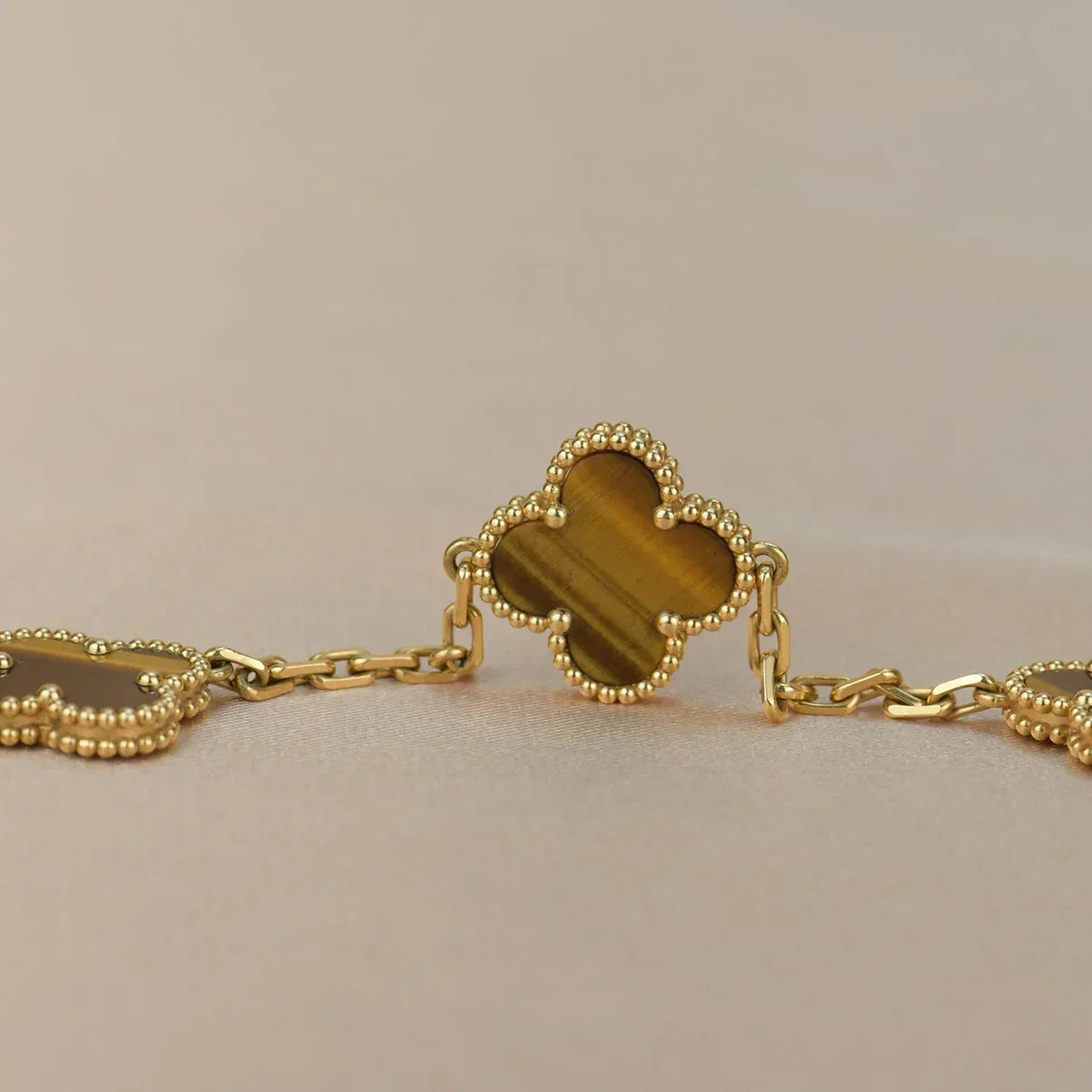 [⭐Luxery] CLOVER 5 MOTIFS TIGER EYE BRACELET COLLECTION