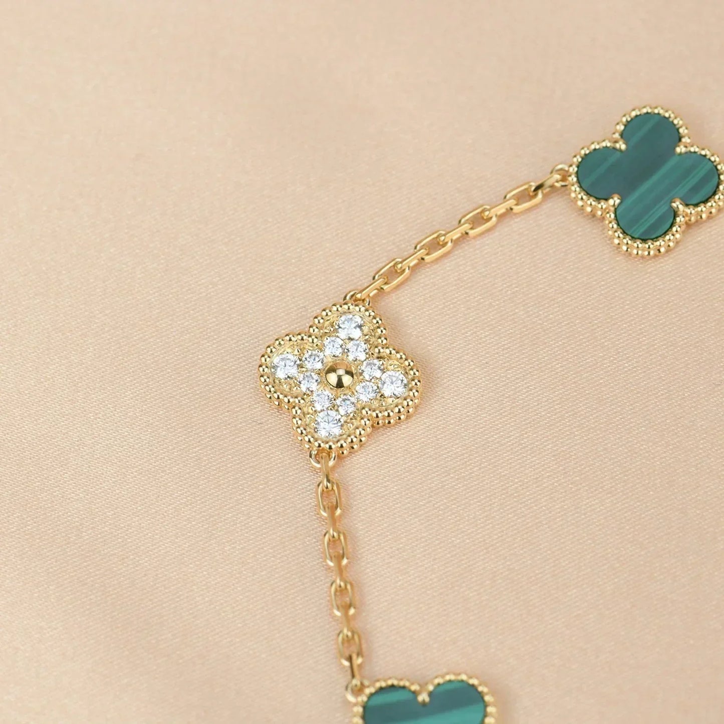 [⭐Luxery] CLOVER 5 MOTIF MALACHITE BRACELET COLLECTION