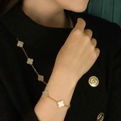 [⭐Luxery]CLOVER WHITE PEARL MOP 5 MOTIF BRACELET COLLECTION