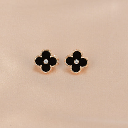 [⭐Luxery]CLOVER MEDIUM 1 MOTIFS ONYX DIAMOND EARRINGS