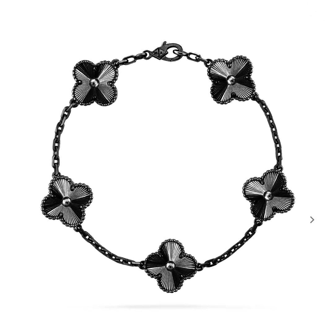 [⭐Luxery]CLOVER 5 MOTIF BLACK BRACELET
