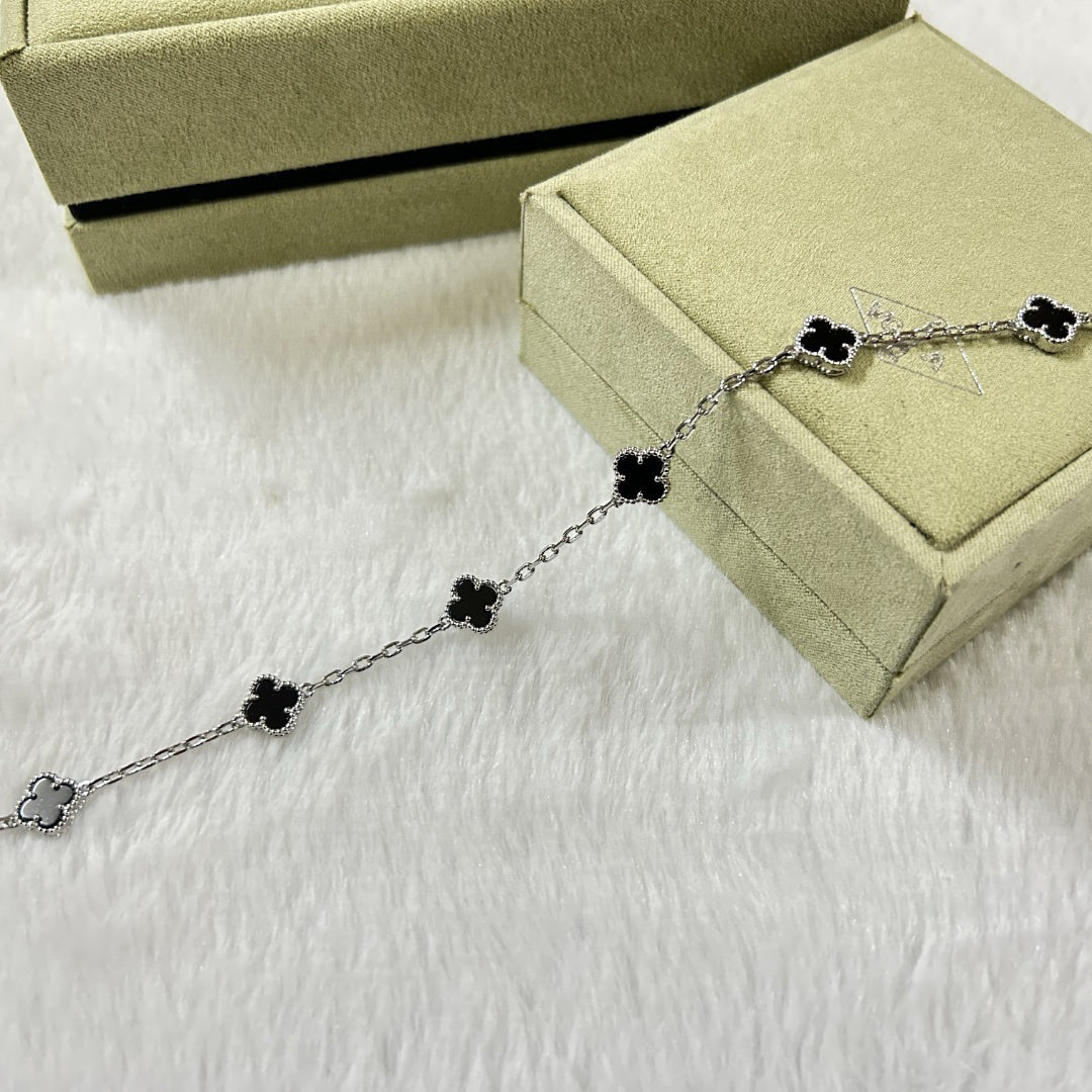 [⭐Luxery]CLOVER 6 MOTIF  ONYXS BRACELET