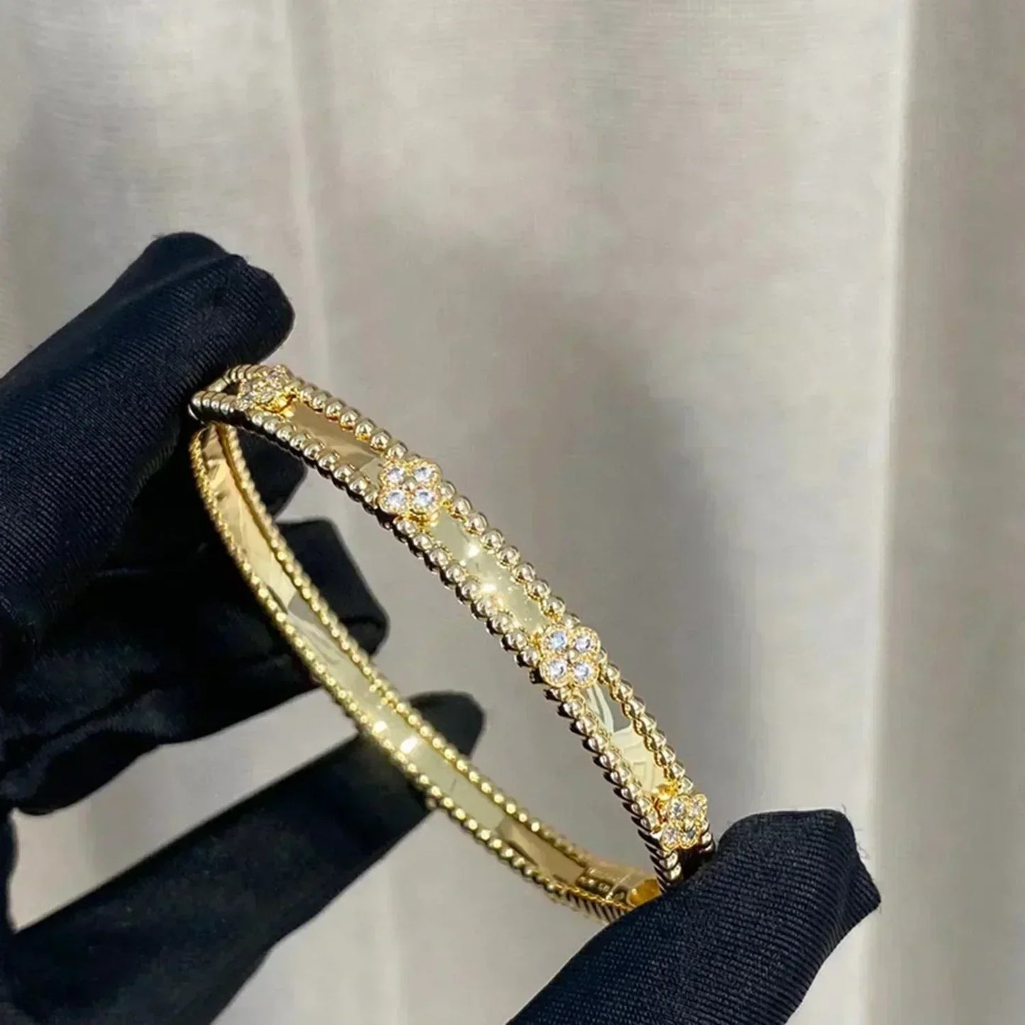[⭐Luxery]CLOVER BRACELET 4MM DIAMONDS