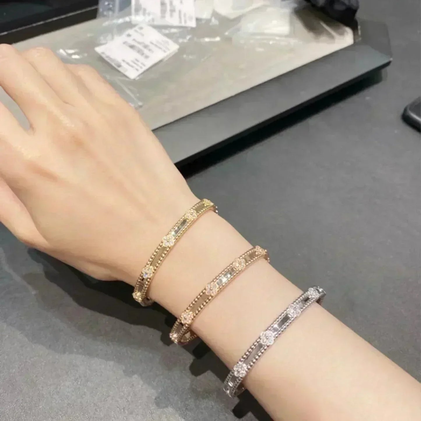 [⭐Luxery]CLOVER BRACELET 4MM DIAMONDS
