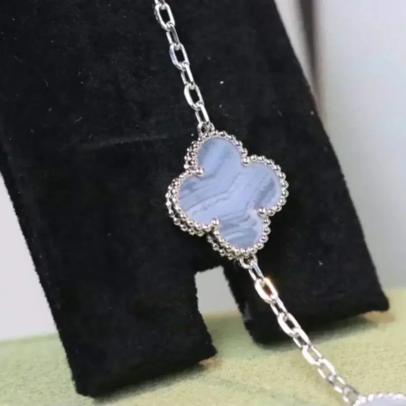 [⭐Luxery] CLOVER 5 MOTIF PURPLE CHALCEDONY BRACELET COLLECTION