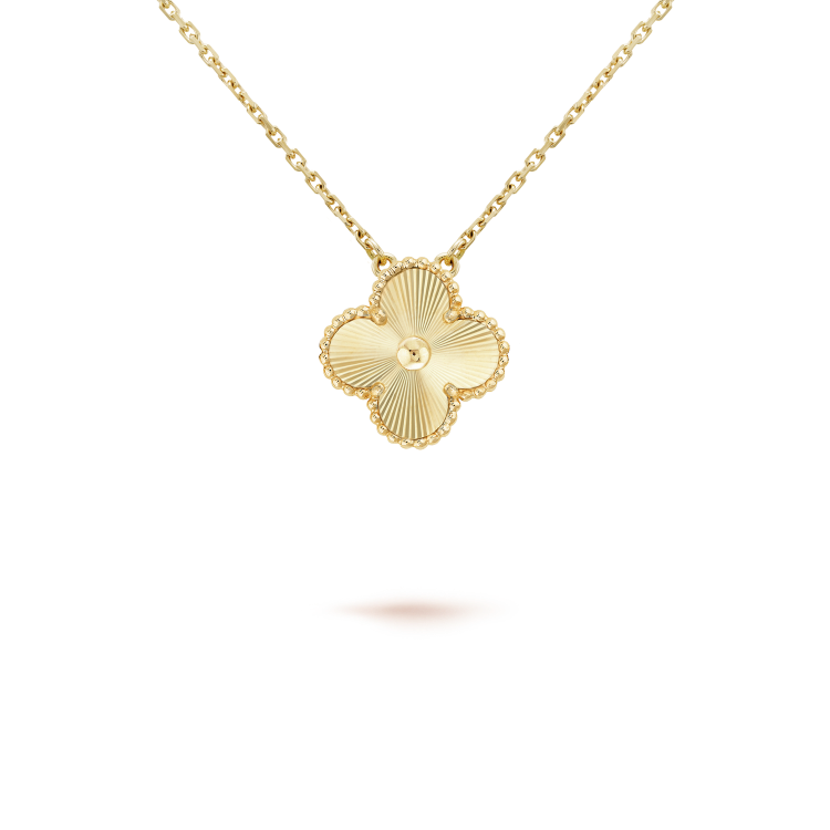 [⭐Luxery]CLOVER 15MM LASER NECKLACE AND BOX