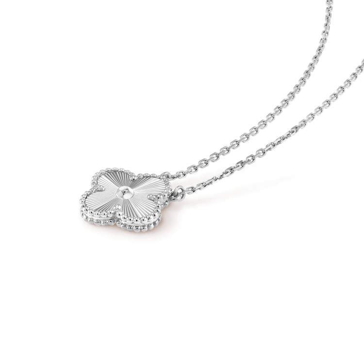 [⭐Luxery]CLOVER 15MM LASER NECKLACE SILVER