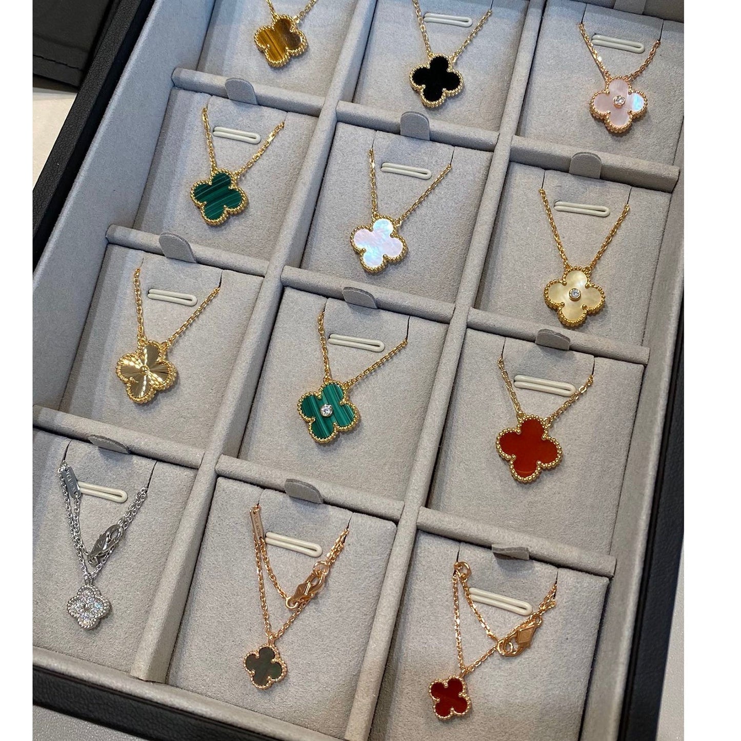 [⭐Luxery]CLOVER 15MM CARNELIAN SINGLE FLOWER NECKLACE