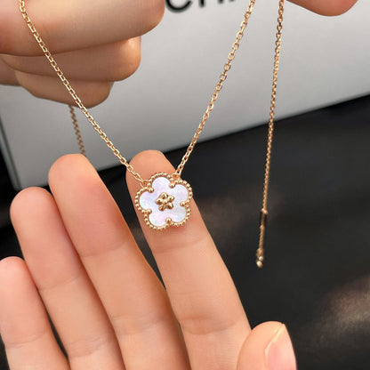 [⭐Luxery]LUCKY  WHITE MOP  PLUM BLOSSOM NECKLACE