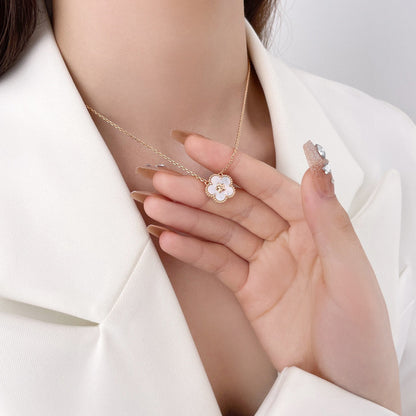 [⭐Luxery]LUCKY  WHITE MOP  PLUM BLOSSOM NECKLACE