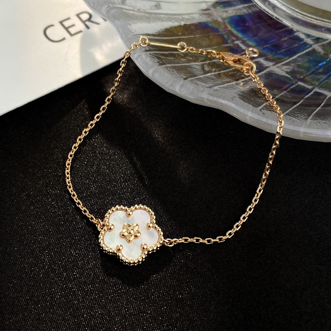 [⭐Luxery]LUCKY WHITE MOP PLUM BLOSSOM  BRACELET