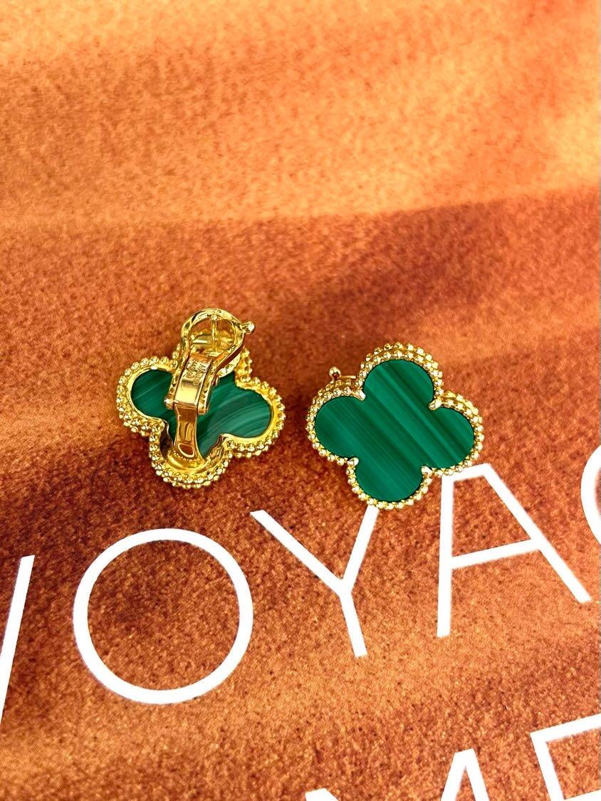 [⭐Luxery] CLOVER LARGE (20mm) 1 MOTIFS GREENER MOP STUD EARRINGS