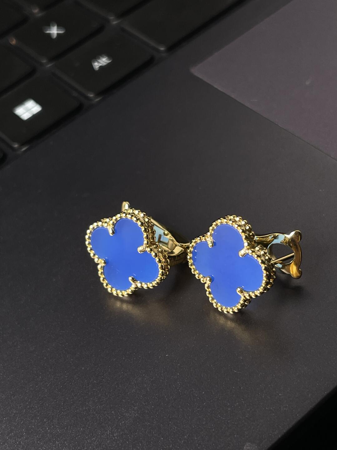 [⭐Luxery] CLOVER LARGE (20mm) 1 MOTIFS BLUE MOP STUD EARRINGS
