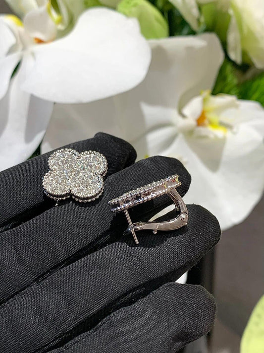 [⭐Luxery]CLOVER 20MM MOTIFS DIAMOND STUD EARRINGS SILVER