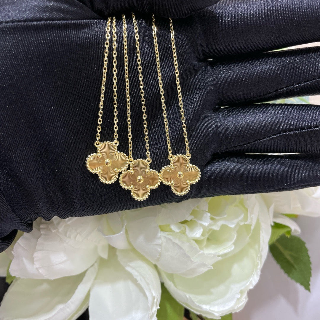 [⭐Luxery]CLOVER 15MM LASER NECKLACE