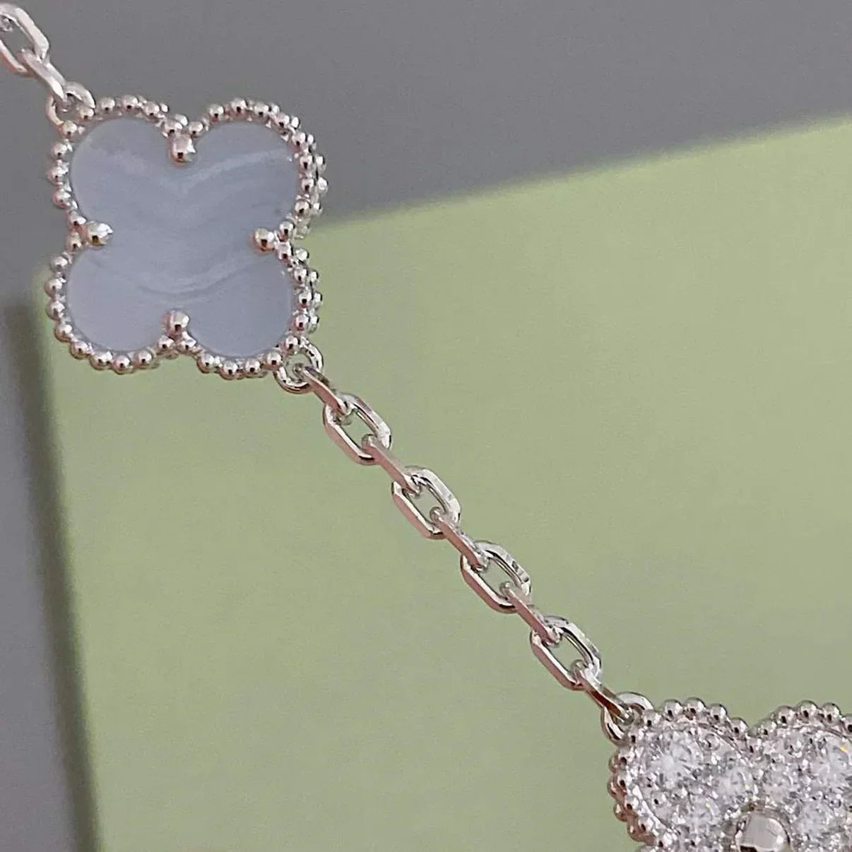 [⭐Luxery] CLOVER 5 MOTIF PURPLE CHALCEDONY BRACELET COLLECTION